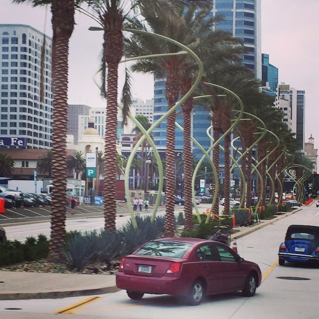 Helical street lamps in San Diego. I’m posting photos from Comic Con at @speedforceorg #sdcc #sandiego