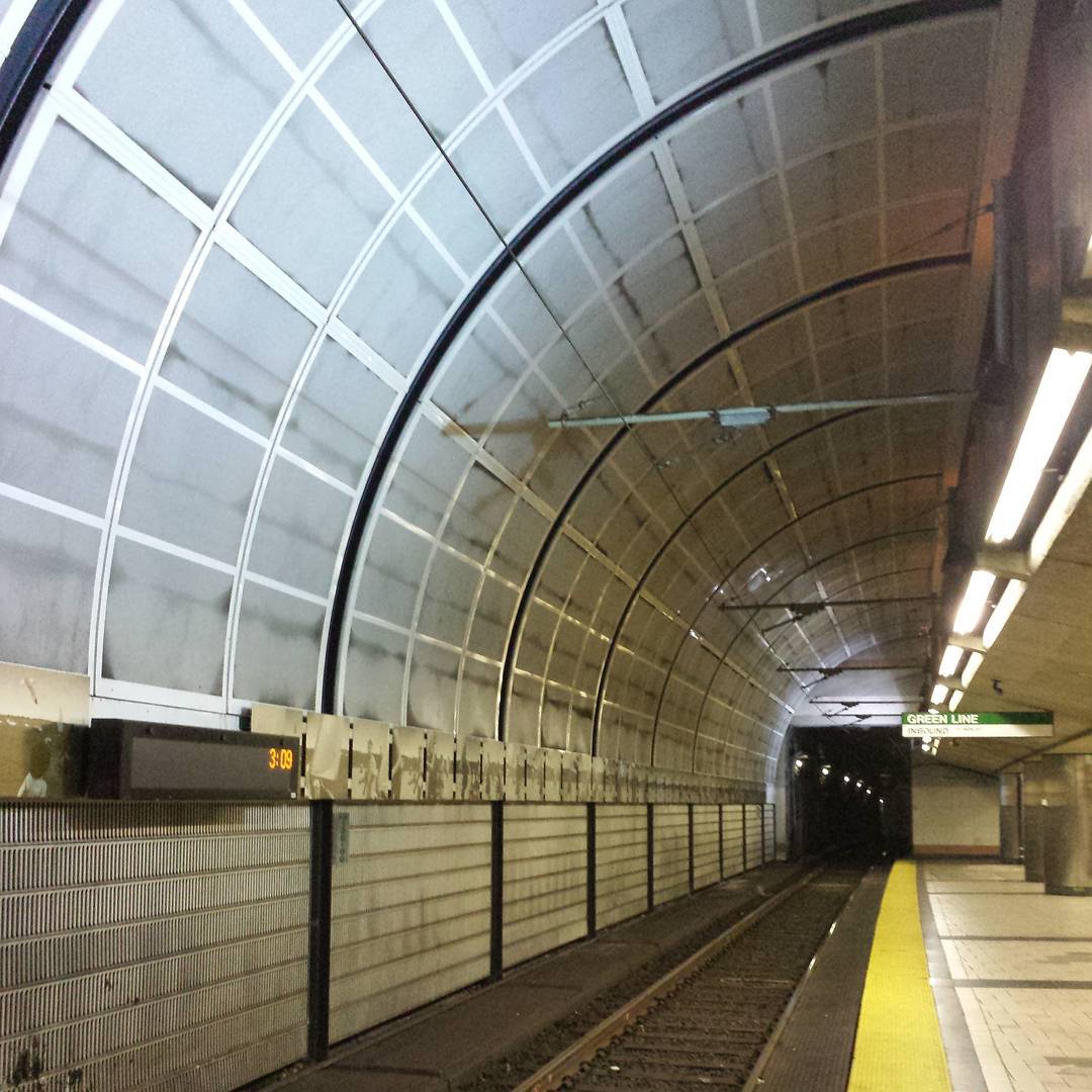 Waiting for the subway.

#subway #tracks #curve #tunnel #trainstation