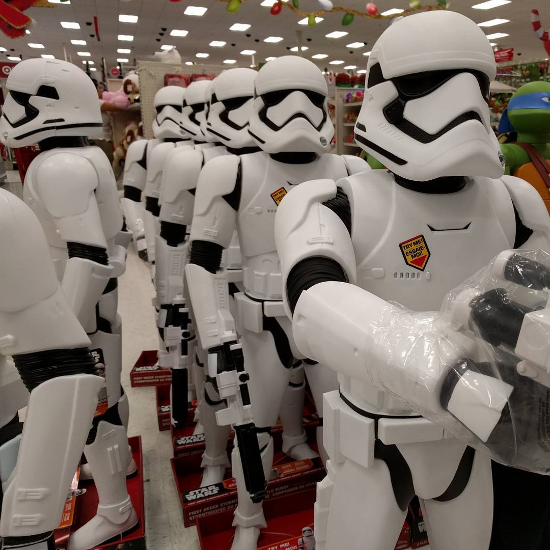Nothing says “Christmas” quite like a platoon of Stormtroopers in parade formation. #starwars