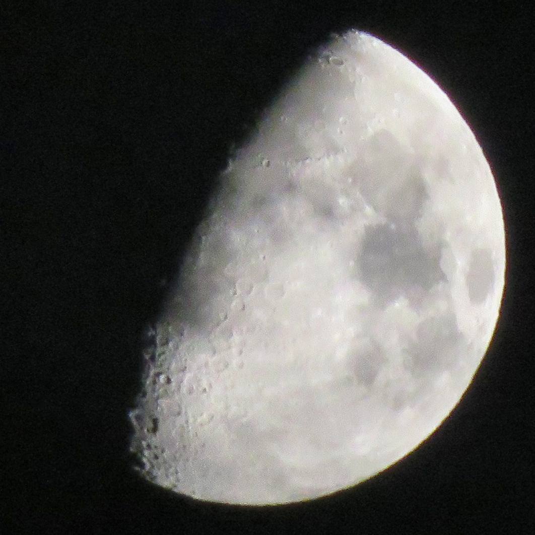 Trying out the new camera. I decided not to use the #moon filter on this, ’cause who needs Moon Moon, anyway?