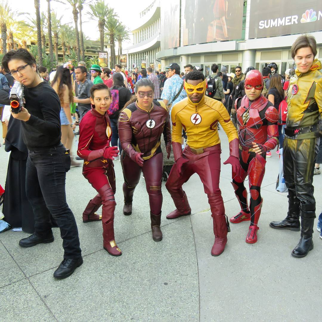 Flash, Kid Flash, Jesse Quick, Reverse Flash & Wells at WonderCon