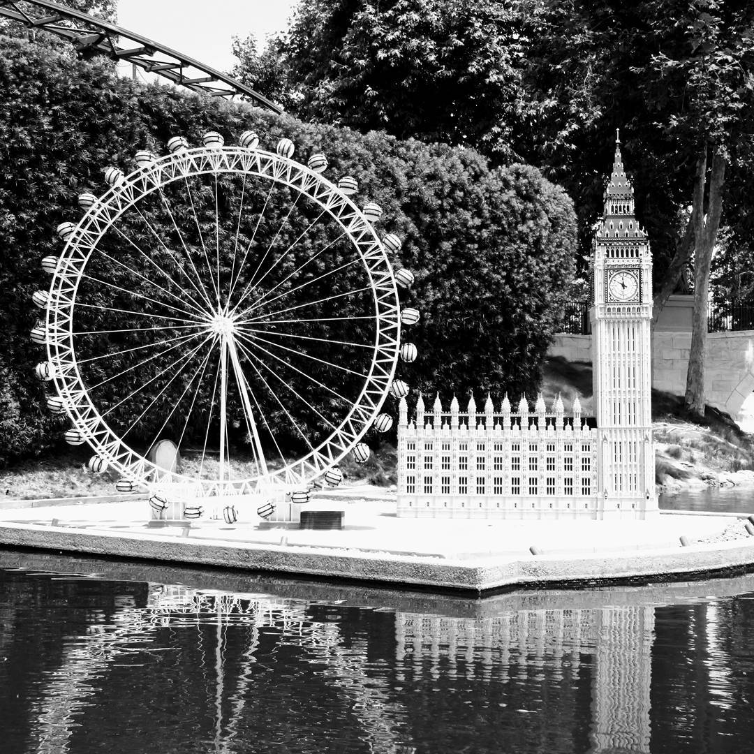 London landmarks in LEGO.

#lego #legoland #londoneye #bigben